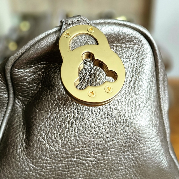 STEVEN by Steve Madden metallic taupe leather purse. - Picture 10 of 15